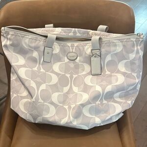 Coach Gray and White Shoulder Bag